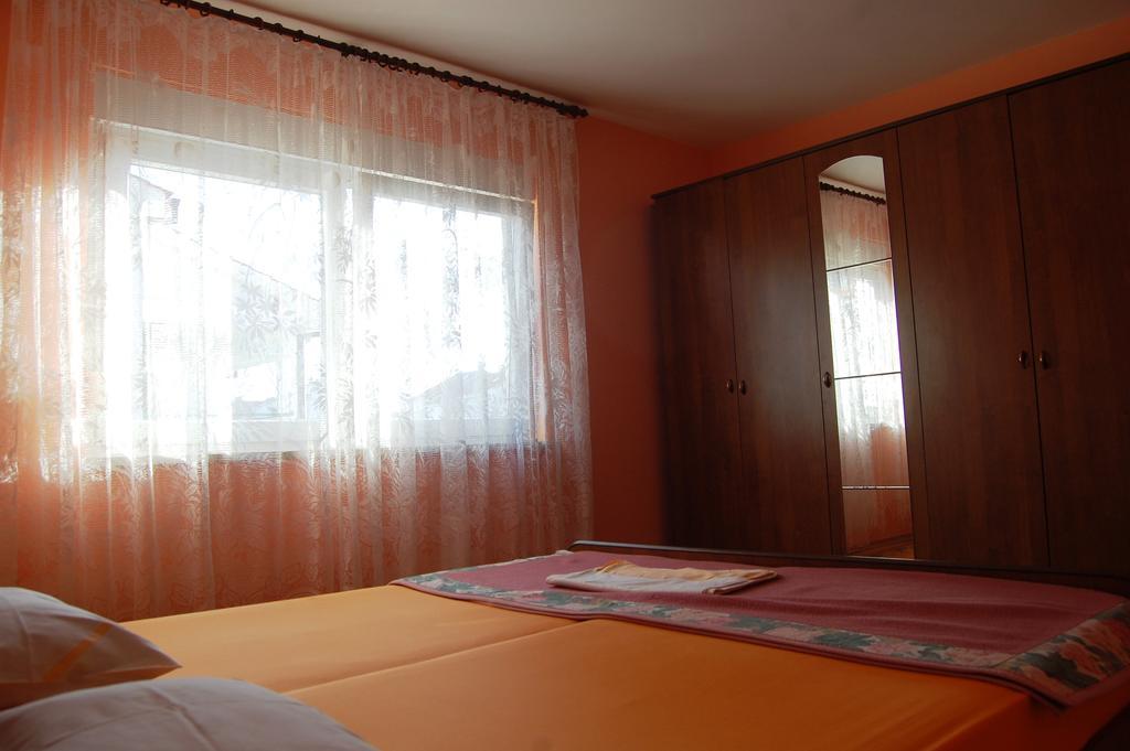 Apartments Setka Krk Town Quarto foto
